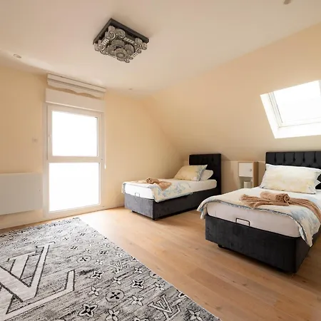 Semesterbostad La Maison De Rania - Moins Dun Km De La Gare